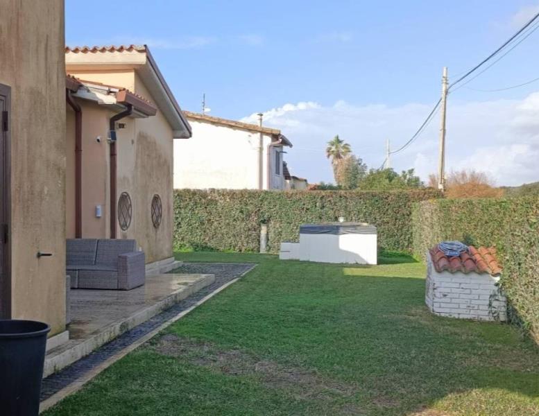 casa indipendente in vendita ad Ardea in zona Lido dei Pini