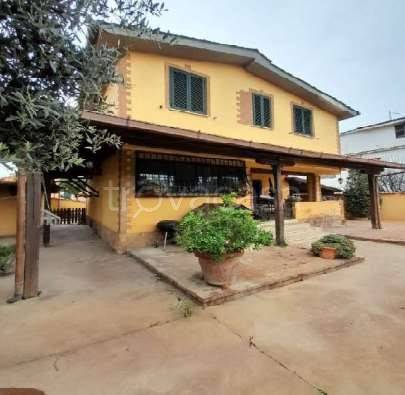 casa indipendente in vendita ad Ardea in zona Marina di Ardea