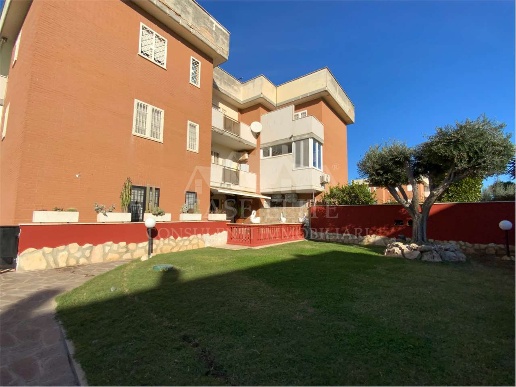 appartamento in vendita ad Ardea in zona Marina di Ardea