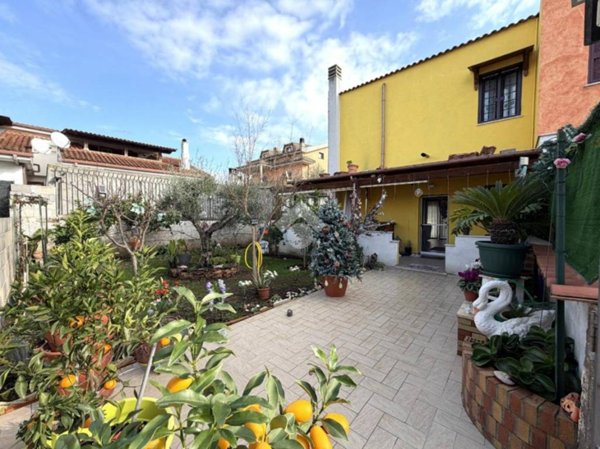 casa indipendente in vendita ad Ardea in zona Marina di Ardea