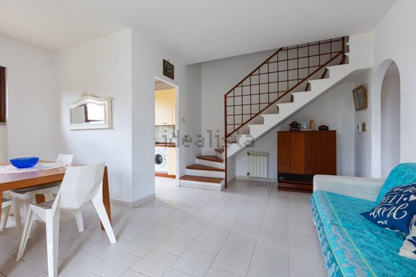 casa indipendente in vendita ad Ardea in zona Lido dei Pini