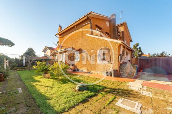 casa indipendente in vendita ad Ardea in zona Colle Romito
