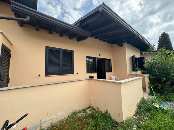 casa indipendente in vendita ad Ardea in zona Colle Romito