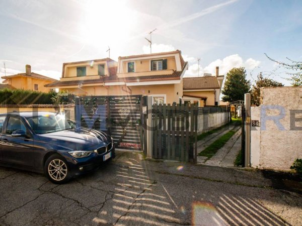 casa indipendente in vendita ad Ardea in zona Nuova California