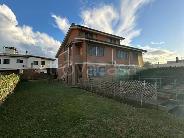 casa indipendente in vendita ad Ardea in zona Nuova Florida