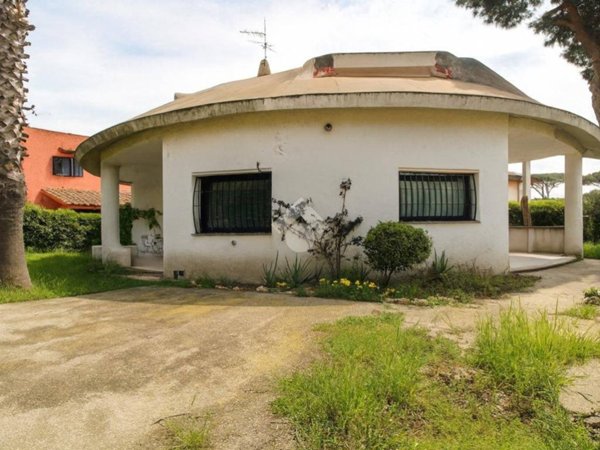 casa indipendente in vendita ad Ardea in zona Colle Romito