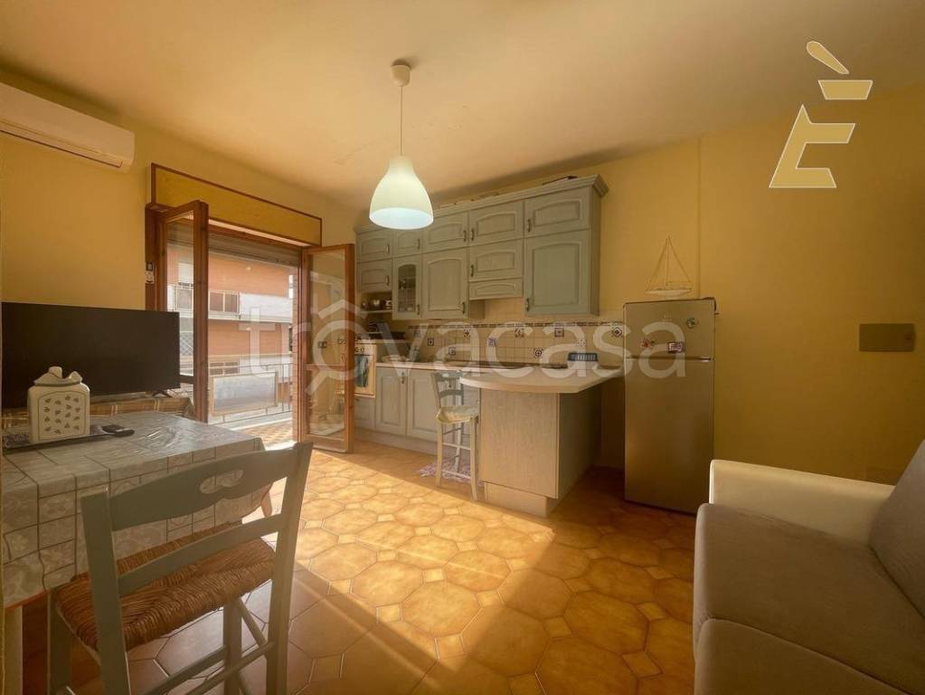 appartamento in vendita ad Ardea in zona Marina di Ardea