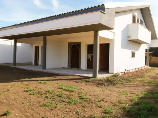 casa indipendente in vendita ad Ardea in zona Lido dei Pini