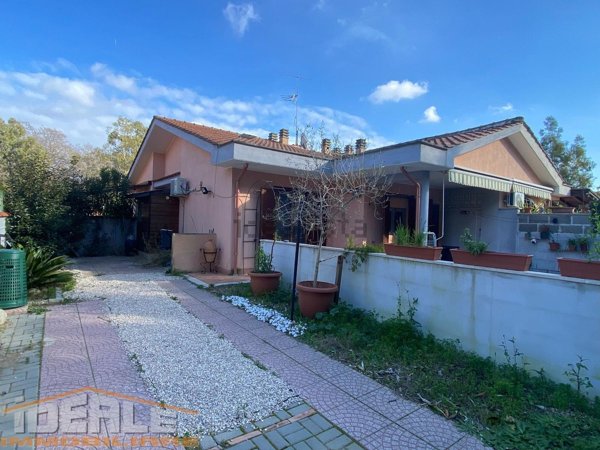 appartamento in vendita ad Ardea in zona Colle Romito