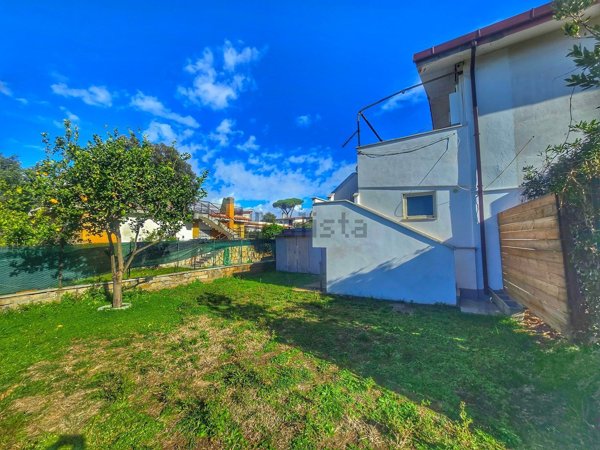 appartamento in vendita ad Ardea in zona Colle Romito