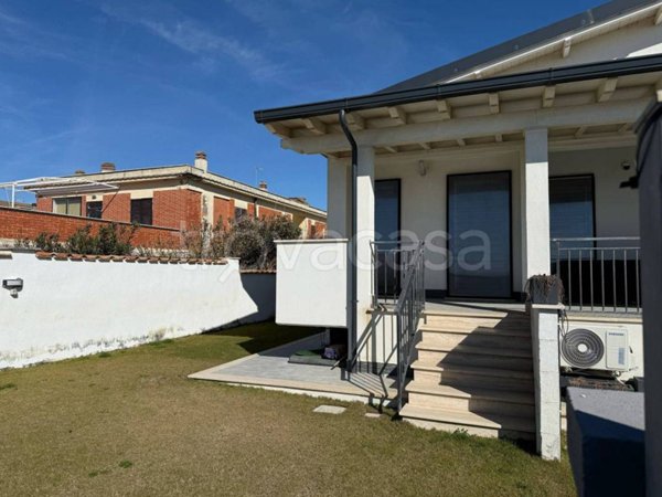 casa indipendente in vendita ad Ardea in zona Marina di Ardea