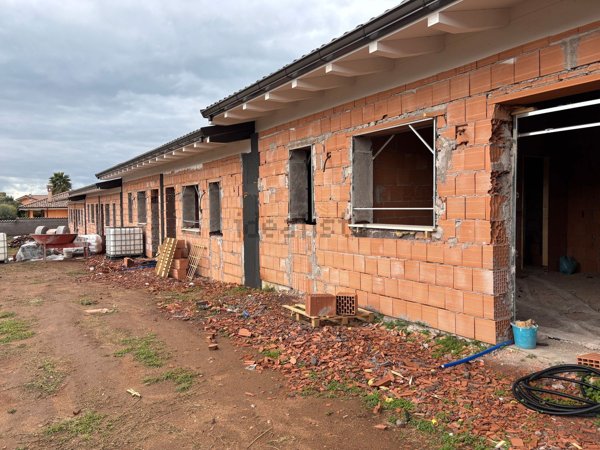 appartamento in vendita ad Ardea in zona Nuova Florida