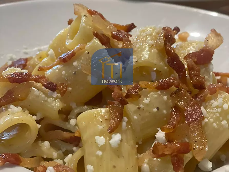 negozio in vendita ad Ardea