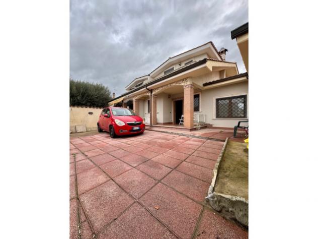 casa indipendente in vendita ad Ardea in zona Nuova Florida