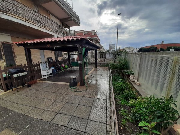 appartamento in vendita ad Ardea in zona Marina di Ardea