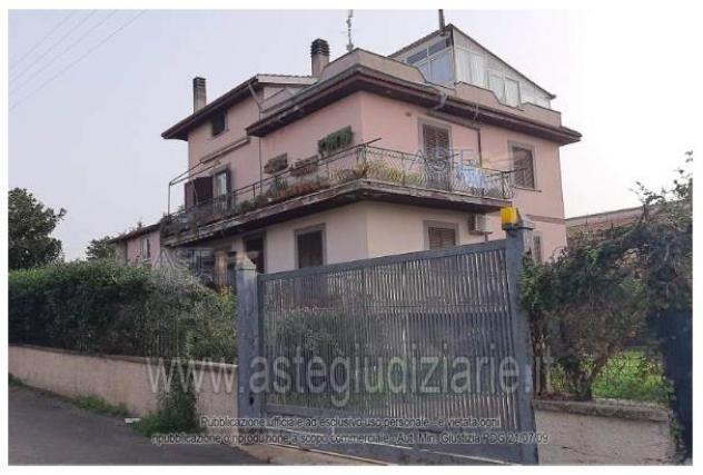 appartamento in vendita ad Ardea in zona Villaggio Ardeatino