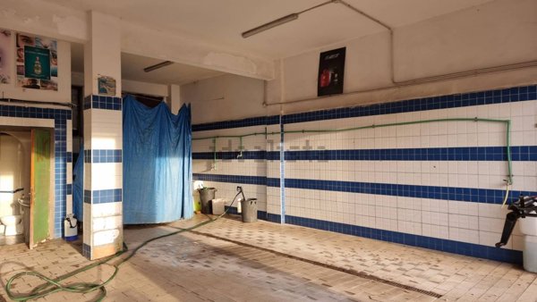 negozio in vendita ad Ardea in zona Marina di Ardea