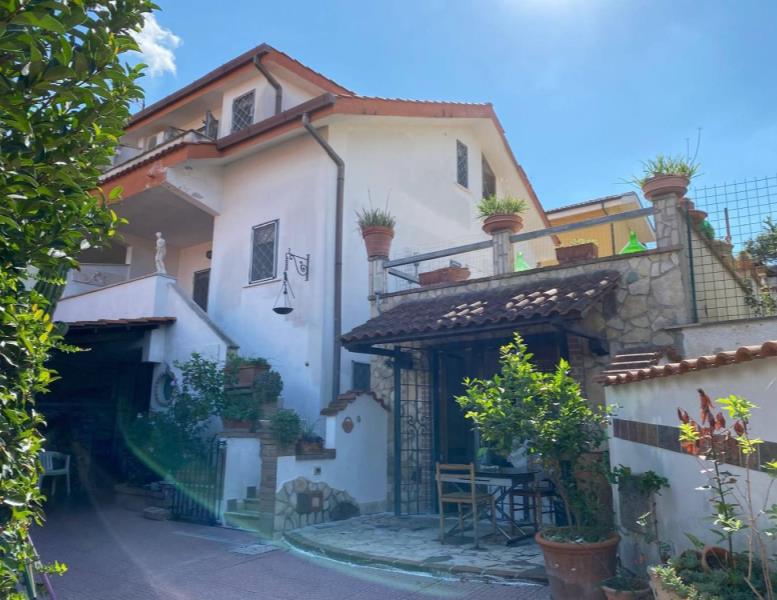 casa indipendente in vendita ad Ardea in zona Nuova Florida