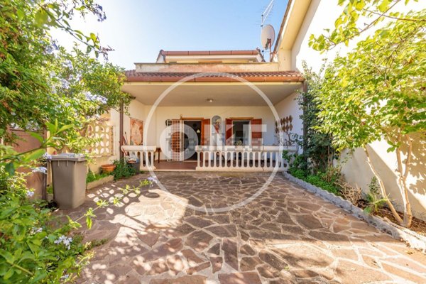 casa indipendente in vendita ad Ardea in zona Colle Romito