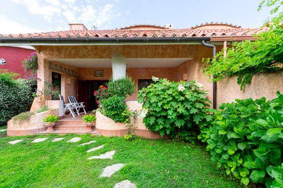 casa indipendente in vendita ad Ardea in zona Lido dei Pini