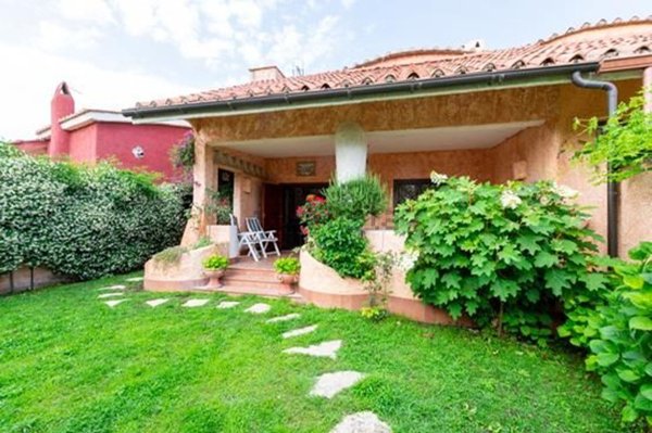 casa indipendente in vendita ad Ardea in zona Colle Romito