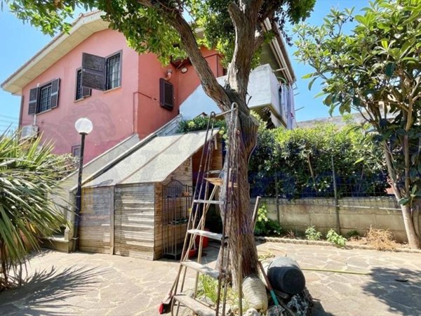 appartamento in vendita ad Ardea in zona Marina di Ardea