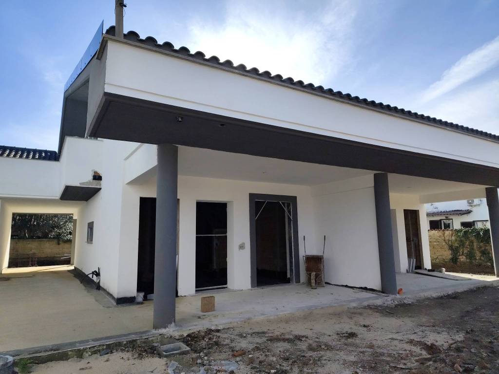 casa indipendente in vendita ad Ardea in zona Lido dei Pini