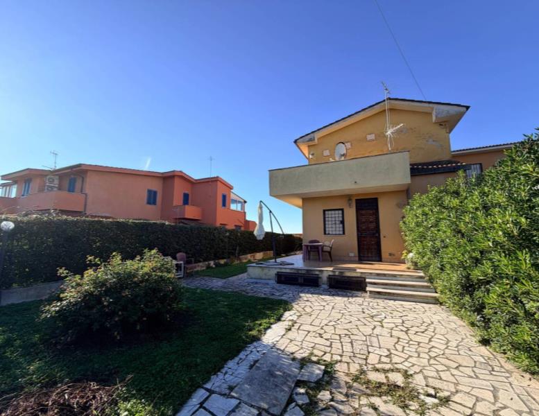 casa indipendente in vendita ad Ardea