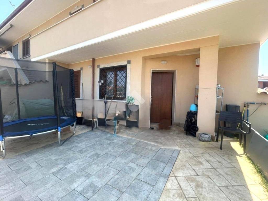 appartamento in vendita ad Ardea in zona Nuova California