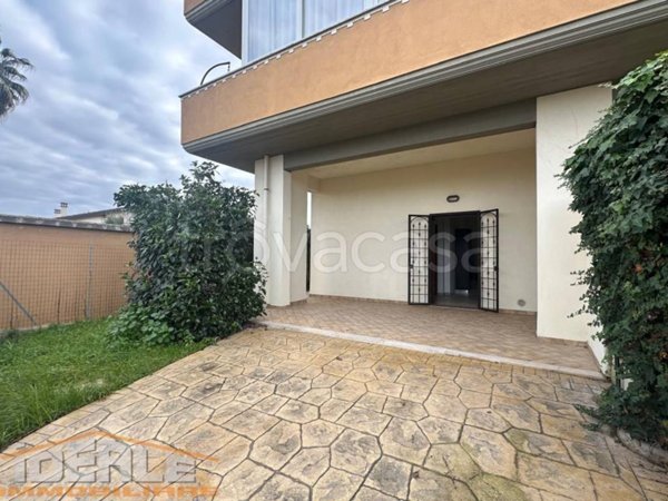 appartamento in vendita ad Ardea in zona Marina di Ardea