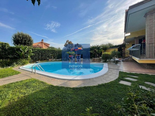 casa indipendente in vendita ad Ardea in zona Nuova Florida