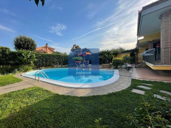 casa indipendente in vendita ad Ardea in zona Nuova Florida