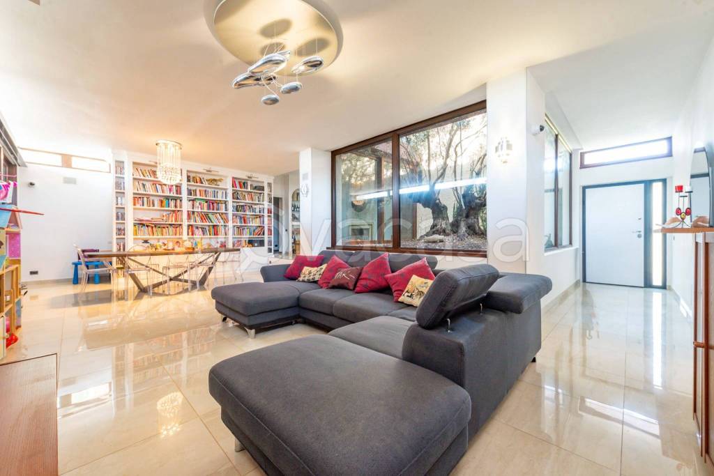 casa indipendente in vendita ad Ardea in zona Colle Romito