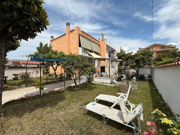 casa indipendente in vendita ad Ardea in zona Nuova California