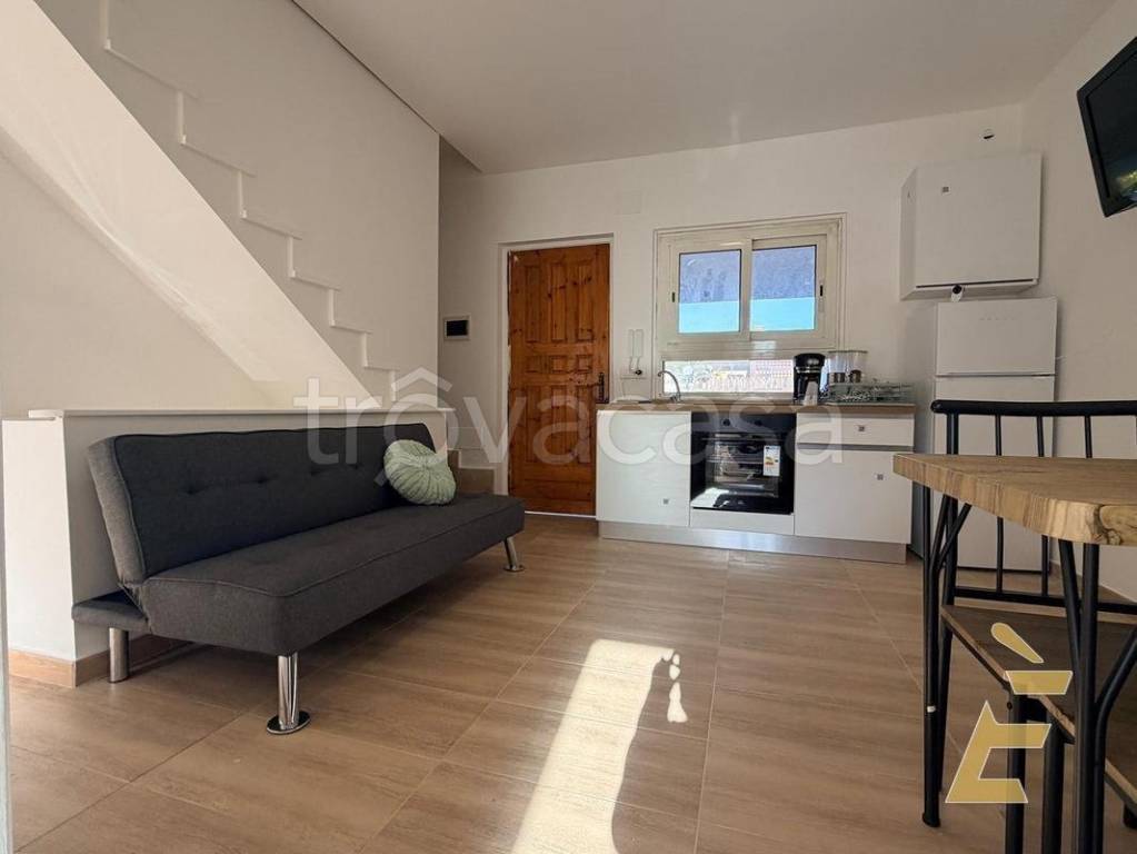 casa indipendente in vendita ad Ardea in zona Colle Romito