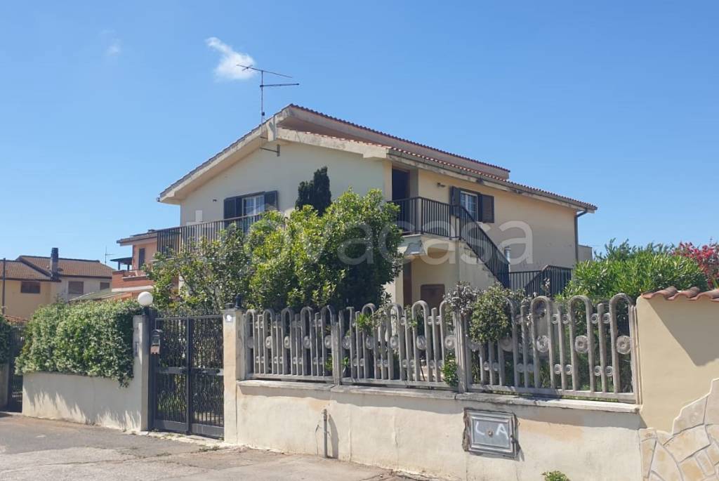 casa indipendente in vendita ad Ardea in zona Nuova Florida