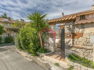 casa indipendente in vendita ad Ardea in zona Marina di Ardea