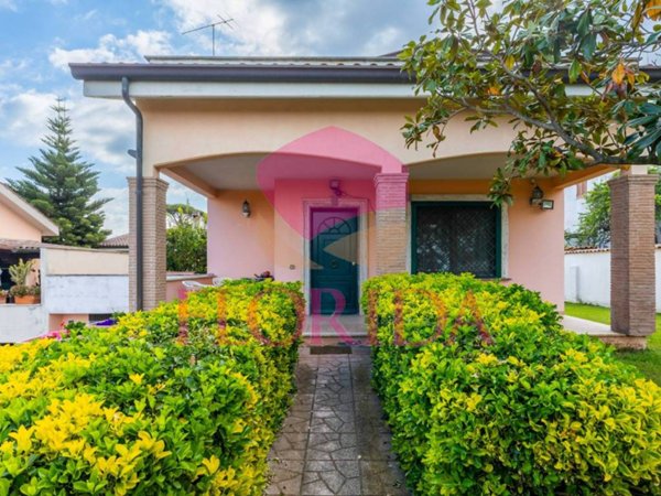 casa indipendente in vendita ad Ardea in zona Nuova Florida