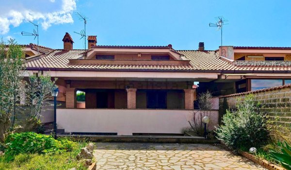casa indipendente in vendita ad Ardea in zona Nuova Florida