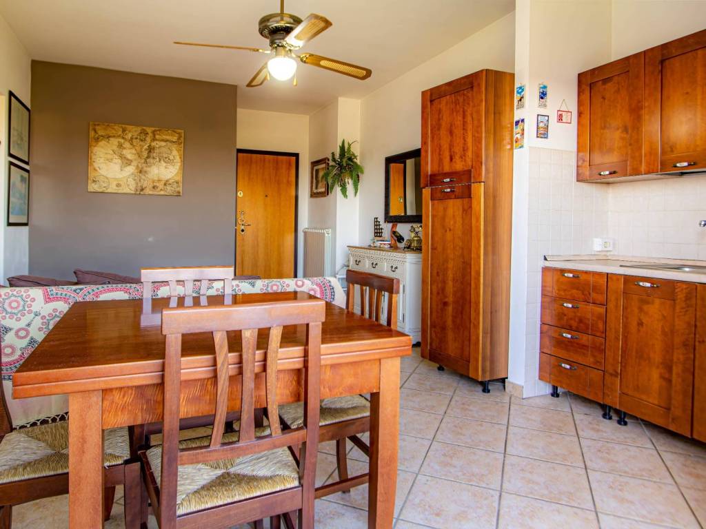 appartamento in vendita ad Ardea in zona Marina di Ardea