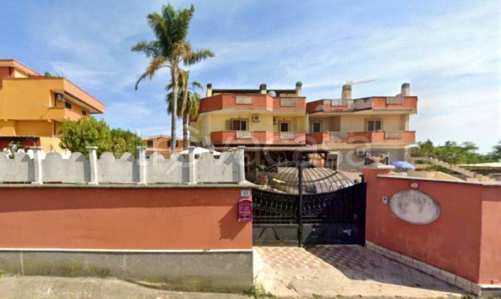 appartamento in vendita ad Ardea in zona Marina di Ardea