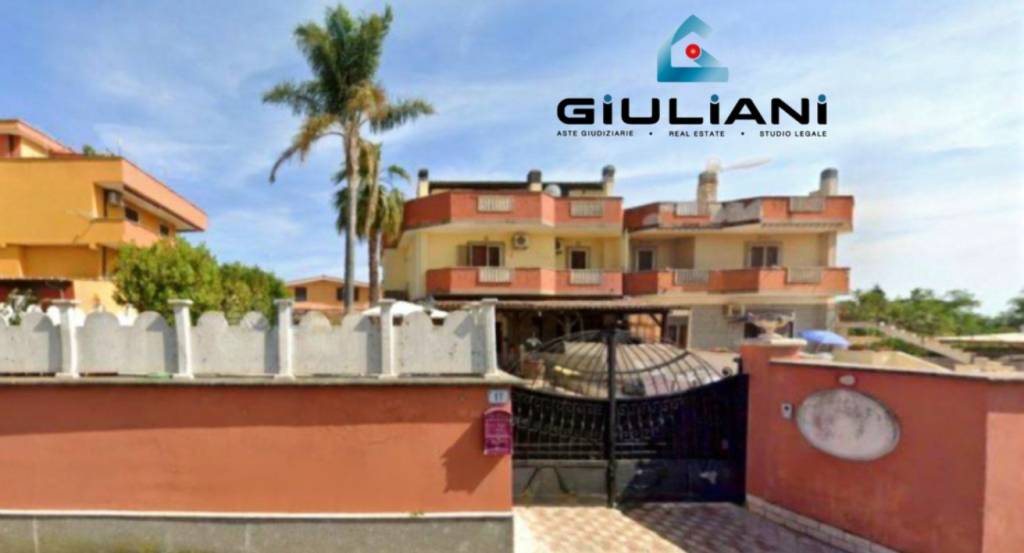 appartamento in vendita ad Ardea in zona Marina di Ardea