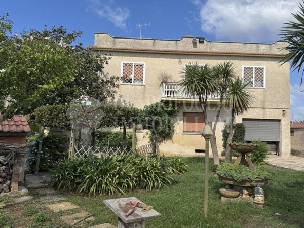 appartamento in vendita ad Ardea in zona Banditella