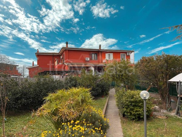 appartamento in vendita ad Ardea in zona Montagnano