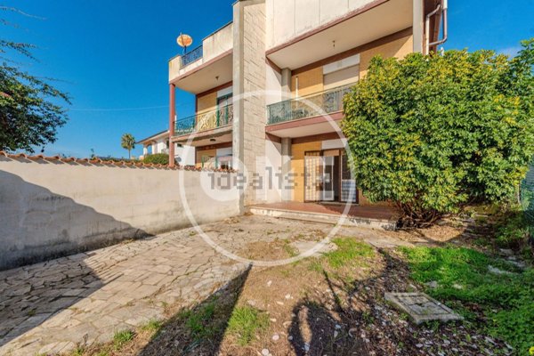 appartamento in vendita ad Ardea in zona Marina di Ardea