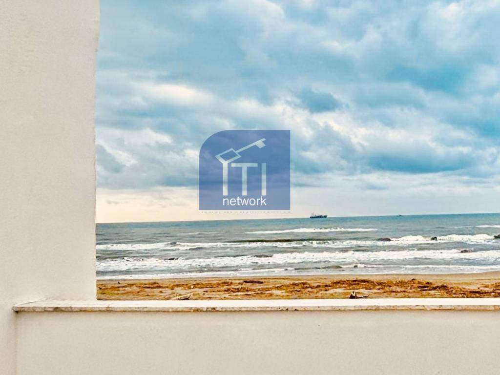 appartamento in vendita ad Ardea in zona Marina di Ardea