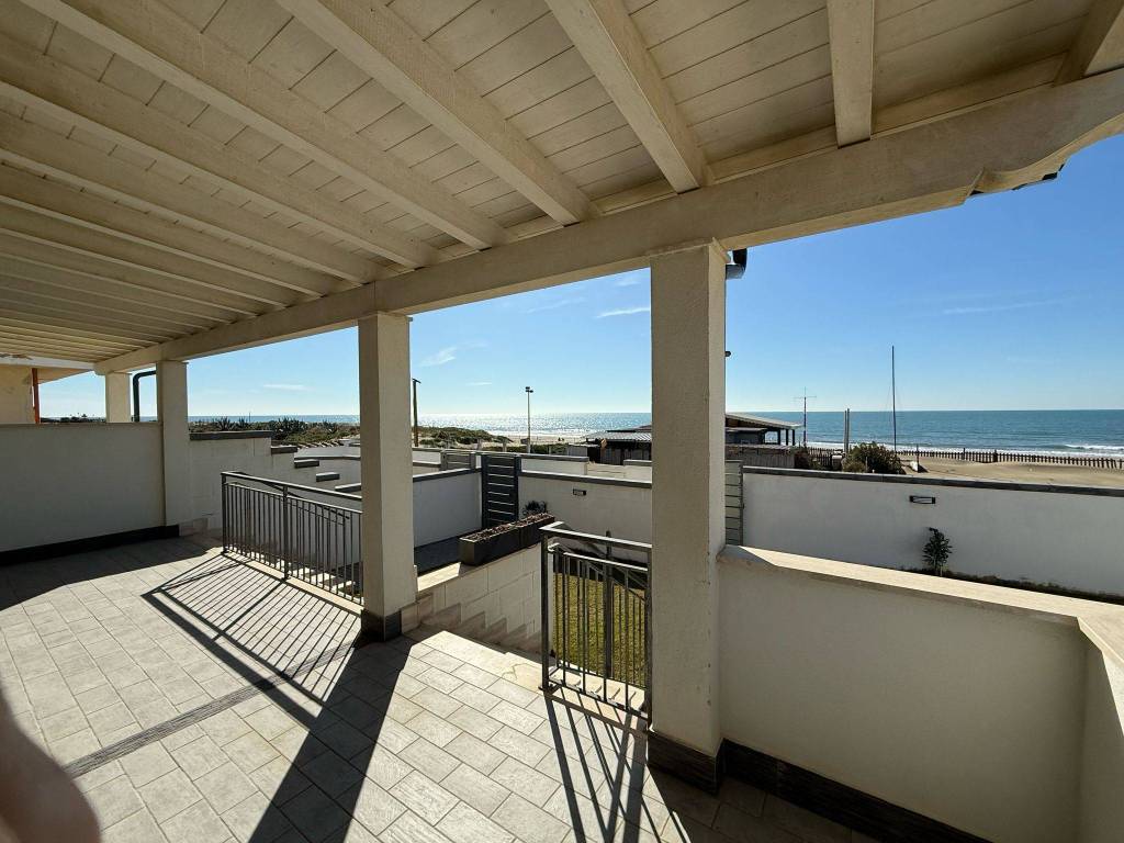 casa indipendente in vendita ad Ardea in zona Marina di Ardea