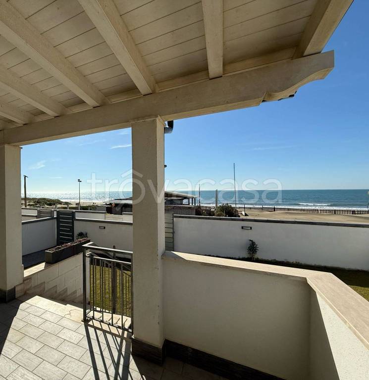 casa indipendente in vendita ad Ardea in zona Marina di Ardea