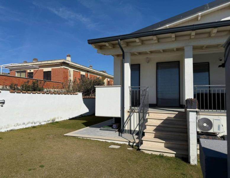 casa indipendente in vendita ad Ardea in zona Marina di Ardea
