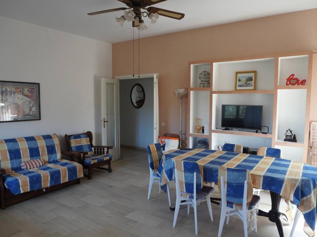 appartamento in vendita ad Ardea in zona Marina di Ardea